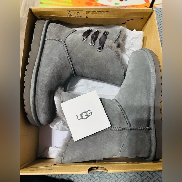 UGG CONSTANTINE CHARCOAL BOOTS women’s size 5 - Picture 8 of 9